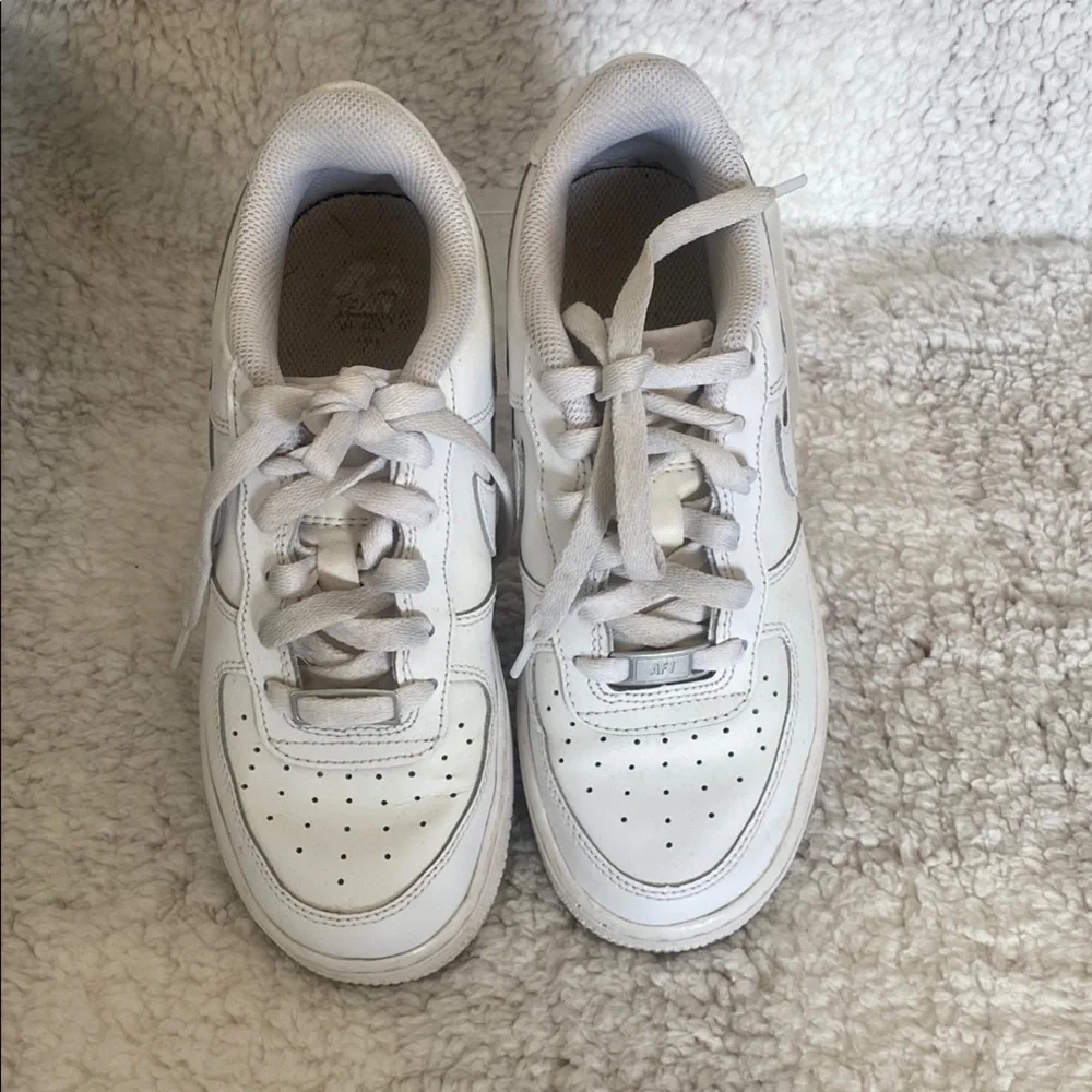 Nike Kids White Sneakers - Picture 2 of 5
